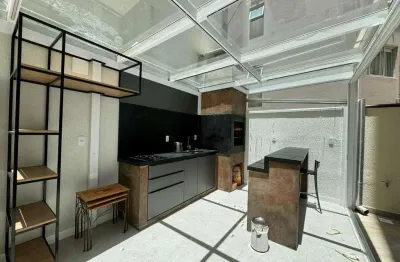 Apartamento reformado recentemente, mobiliado e equipado no centro de balneário camboriú.