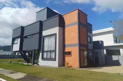 Casa em condomínio fechado com 3 quartos à venda na Rua Ivo José Rebello, Santa Regina, Camboriú