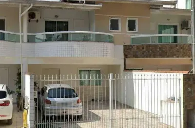 Casa com 3 quartos à venda na Rua Paris, Santa Regina, Camboriú
