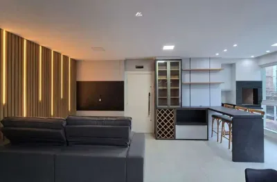 Apartamento 2 quartos com 2 suítes, varanda gourmet, mobiliado – frente, balneário perequê, porto belo