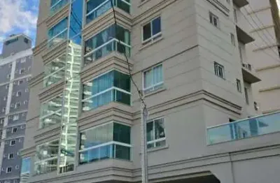 Conforto, elegância e localização privilegiada no ed. cádiz