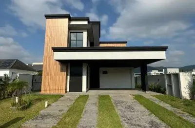 Casa em condomínio fechado com 4 quartos à venda na Rua Ivo José Rebello, Santa Regina, Camboriú
