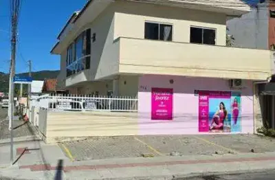 Apartamento superior: (2 apartamentos, sendo um frente norte e um sul)