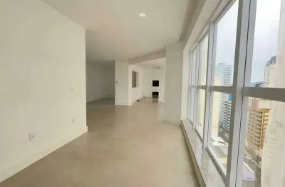 Apartamento com 3 quartos à venda na Rua 296, Meia Praia, Itapema