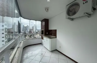 Apartamento com 3 quartos, sendo 01 suíte e 02 demi, no centro de balneário camboriú.
