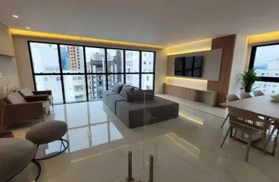 Cobertura mobiliada, 4 quartos, 4 suítes, 4 vagas no centro de balneário camboriú, santa catarina