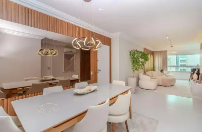 Apartamento 1 suítes + 2 demi-suítes, 2 vagas, varanda, centro de balneário camboriú – financiamento e permuta aceitos