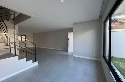 Casa com 3 quartos à venda na Rua 2070, Centro, Balneário Camboriú