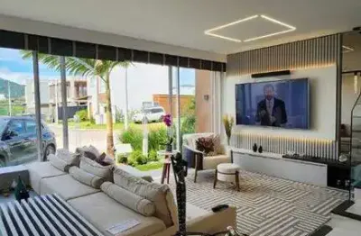 Casa em condomínio fechado, mobiliada e decorada, localizada no bairro da barra em balneário cambori para | são judas tadeu, balneário camboriú, santa catarina