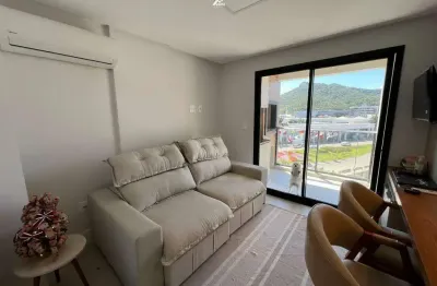 Apartamento mobiliado e equipado com 2 quartos (1 suíte), 2 vagas, para venda em Balneário Camboriú