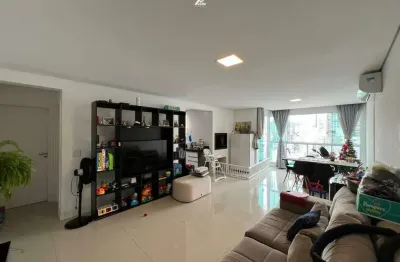 Apartamento à venda em balneário camboriú com 3 suítes, amplo living com churrasqueira e 3 vagas.
