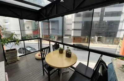 Apartamento para venda com 2 quartos, 80 metros da praia em Balneário Camboriú