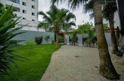 Casa à venda em Balneário Camboriú (Vila Real) – 3 quartos, suíte, 4 vagas, mobiliada