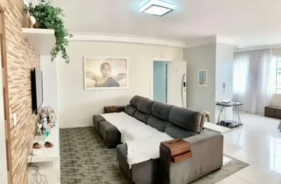 Apartamento com 3 Suítes, Móveis Planejados e Churrasqueira na Sacada