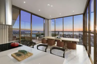 Apartamento com 2 suítes, varanda, piscina e lazer completo a 700m do mar