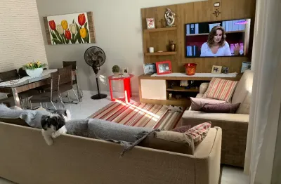 Sobrado helena maria guarujá 3 dormitórios 1 suíte + 1 banheiro social + lavábo + 2 vagas de garagem + piscina mobiliado excelente localização aceito financiamento