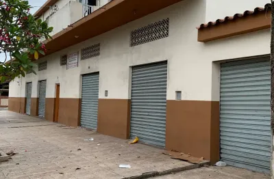 Prédio comercial grande de esquina no santa rosa com 4 lojas no térreo + 2 ótimos apartamentos em cima com 3 dormitórios cada + 2 vagas de garagens exclusivas 1 cada apartamento