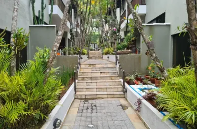 Sobrado 3 quartos 1 suíte em discreto condomínio centro do guarujá-sp grande amplo 173m² de construção oportunidade valor abaixo de mercado + 2 vagas