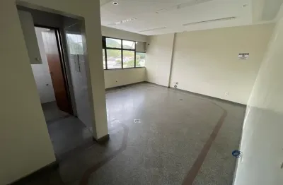 Sala comercial 35m² guarujá ademar de barros melhor ponto ( excelente conservação pronta para uso )