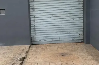 Loja Ponto comercial em excelente conservação próx. Miguel Mussa Gaze e Adélia Santa Rosa Guarujá SP completa com banheiro c/ reforma acelerada 30m² oportunidade