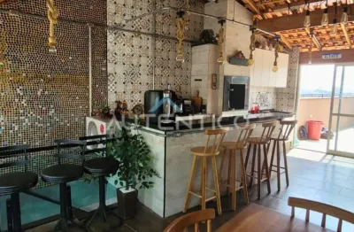 Lindo sobrado 2. andares, totalmente planejado ,espaço gourmet com chopeira , bar e sacada.