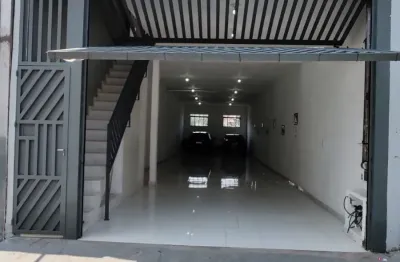 Casa com Salão Comercial à Venda em Santo André - Ótima Oportunidade para Comércio ou Residência