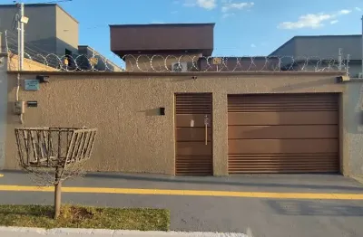 Casa 03 quartos com suite no parque trindade em aparecida de goiânia, poço artesiano, cozinha integrada e escritório