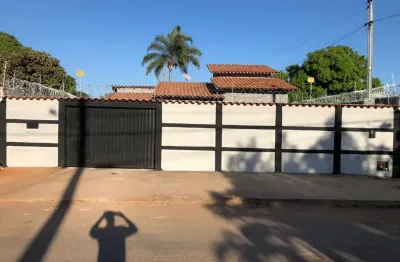 Casa com 3 quartos à venda na Rua Monsueto Viana, 25, Jardim Cristal, Aparecida de Goiânia