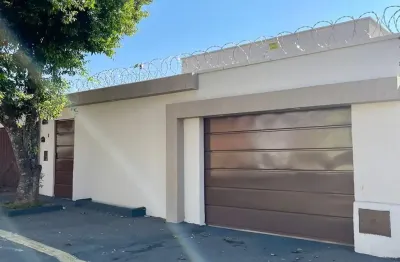 Casa com 3 quartos à venda na Rua Grajaú, 125, Setor Grajaú, Goiânia