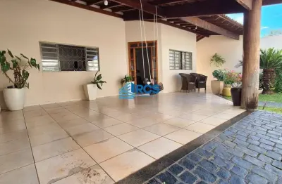 Casa para venda em uberlândia, santa mônica, 3 dormitórios, 1 suíte, 3 banheiros, 2 vagas
