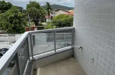 Apartamento com 2 dormitórios à venda, 85 m² por r$ 360.000,00 - fluminense - são pedro da aldeia/rj