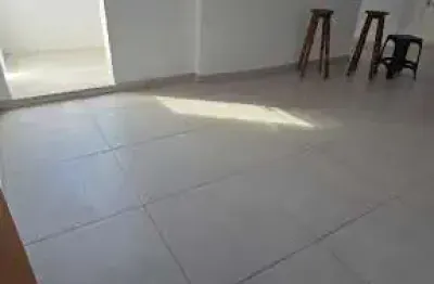 Apartamento com 2 dormitórios para alugar, 70 m² por r$ 2.750,00/ano - jardim flamboyant - cabo frio/rj