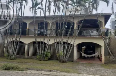 Casa com 5 quartos à venda na Centro, 235, Centro, Guaratuba
