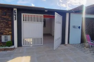 Linda casa terrea nova com piscina e churrasqueira na praia de mongagua