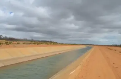 Vende-se excelente propriedade com 5.600 hectares em floresta-pe.