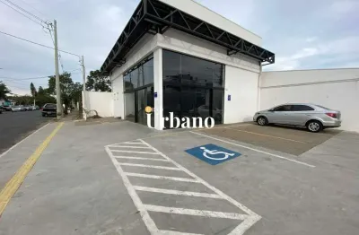 Loja ampla em esquina estratégica – alto fluxo de clientes