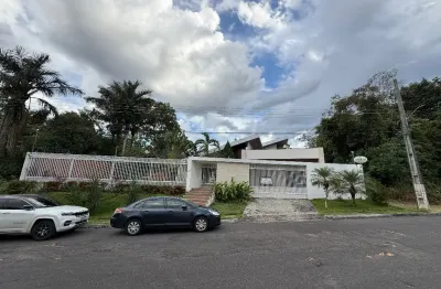 Casa mansão no condomínio ponta negra clube de campo.  ótima localização. próxima á natureza, melhorando ainda mais sua qualidade de vida.