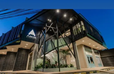 Loja em adrianópolis- próximo ao colégio latu sensu e a pão e cia - localização privilegiada- loja térrea  com mezanino.