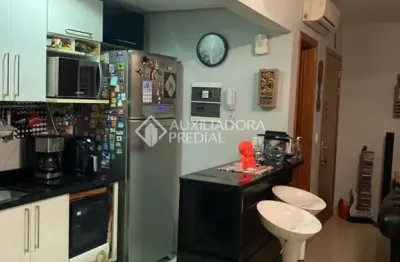 Apartamento com 2 quartos à venda na rua itapitocaí, 30, cristal, porto alegre, 58 m2 por r$ 460.000
