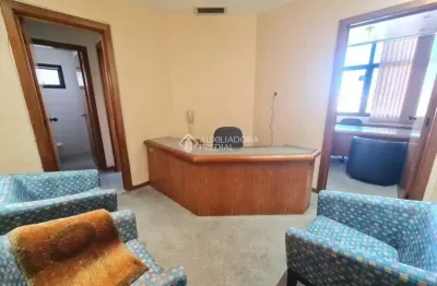 Sala comercial à venda na avenida cristóvão colombo, 2937, floresta, porto alegre, 43 m2 por r$ 179.000