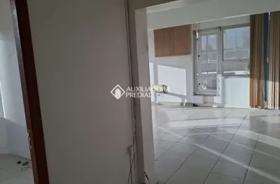 Sala comercial à venda na avenida cristóvão colombo, 1041, moinhos de vento, porto alegre, 34 m2 por r$ 60.000