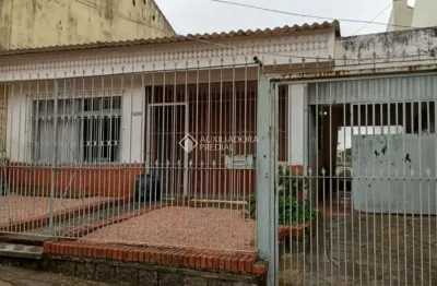 Casa com 3 quartos à venda na rua matias josé bins, 1490, chácara das pedras, porto alegre, 191 m2 por r$ 800.000