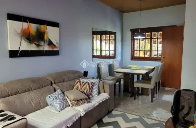 Casa com 2 quartos à venda na rua águias, 63, jardim algarve, alvorada, 115 m2 por r$ 280.000