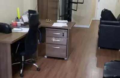 Sala comercial à venda na avenida cristóvão colombo, 1103, floresta, porto alegre, 58 m2 por r$ 120.000