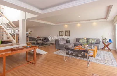 Casa em condomínio fechado com 4 quartos à venda na rua comendador creidy, 341, chácara das pedras, porto alegre, 291 m2 por r$ 1.950.000