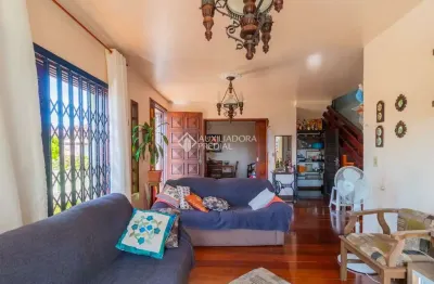 Casa com 5 quartos à venda na travessa luiz tamanini, 62, teresópolis, porto alegre, 235 m2 por r$ 799.000