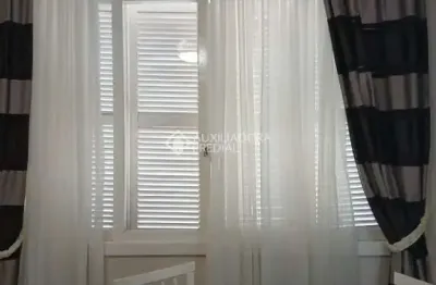 Apartamento com 2 quartos à venda na avenida assis brasil, 30, santa maria goretti, porto alegre, 59 m2 por r$ 250.000