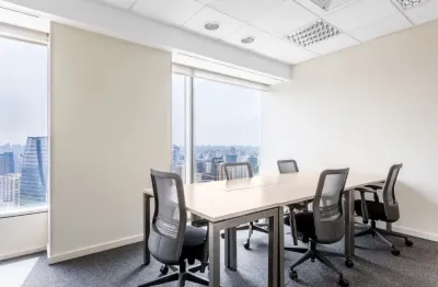 Encontre um espaço de escritório no sao paulo, regus e-tower - funchal  para 5 pessoas pronto para uso