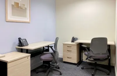 Encontre um espaço de escritório no brasilia, ed varig - asa norte  para 3 pessoas pronto para uso