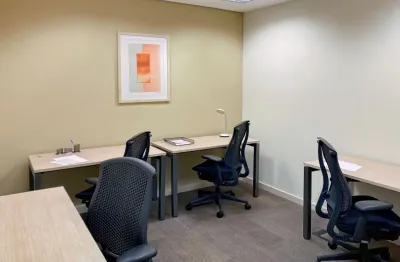 Encontre um espaço de escritório no rio de janeiro, edificio argentina  para 3 pessoas pronto para uso